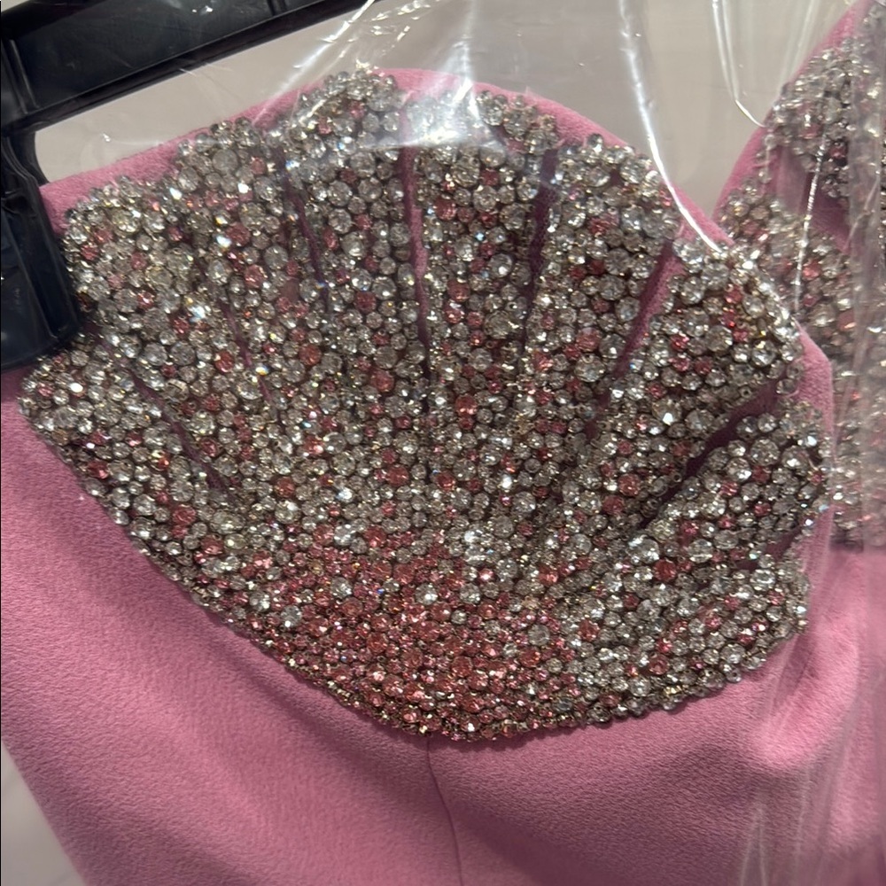 Rebecca Vallance Pink Strapless Sweetheart Gown - Picture 5 of 6